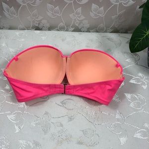 Victoria's Secret Swim - Victoria Secret Strapless Bikini Top Size 34 DD. Victoria's Secret Swim - Victoria Secret Strapless Bikini Top Size 34 DD.